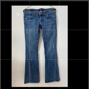 BCBG MAXazria JEANS. Low rise. Wide leg. Size 4